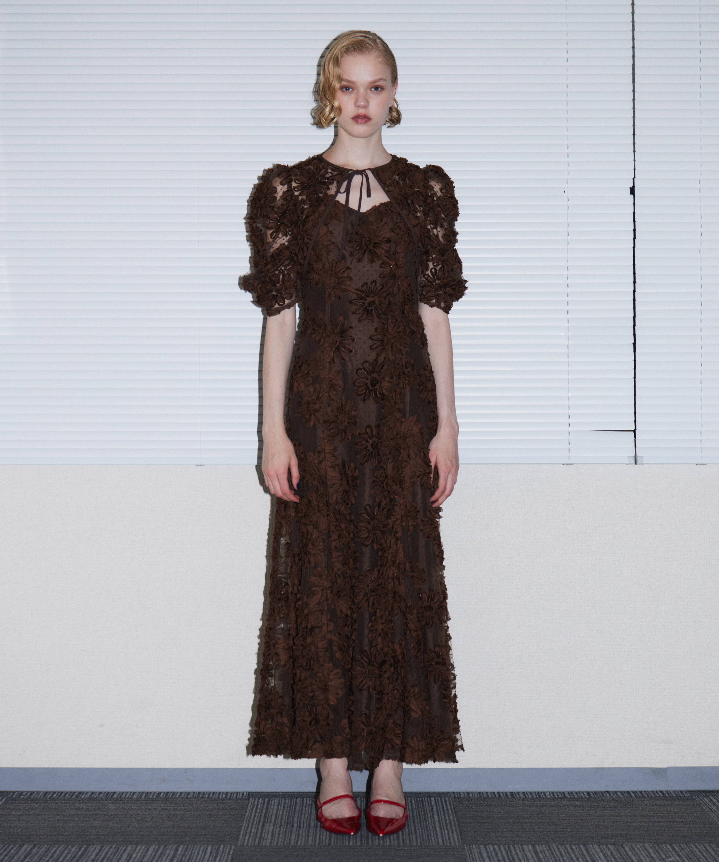 FLOCKING BOLERO DRESS ブラウン 正面全身