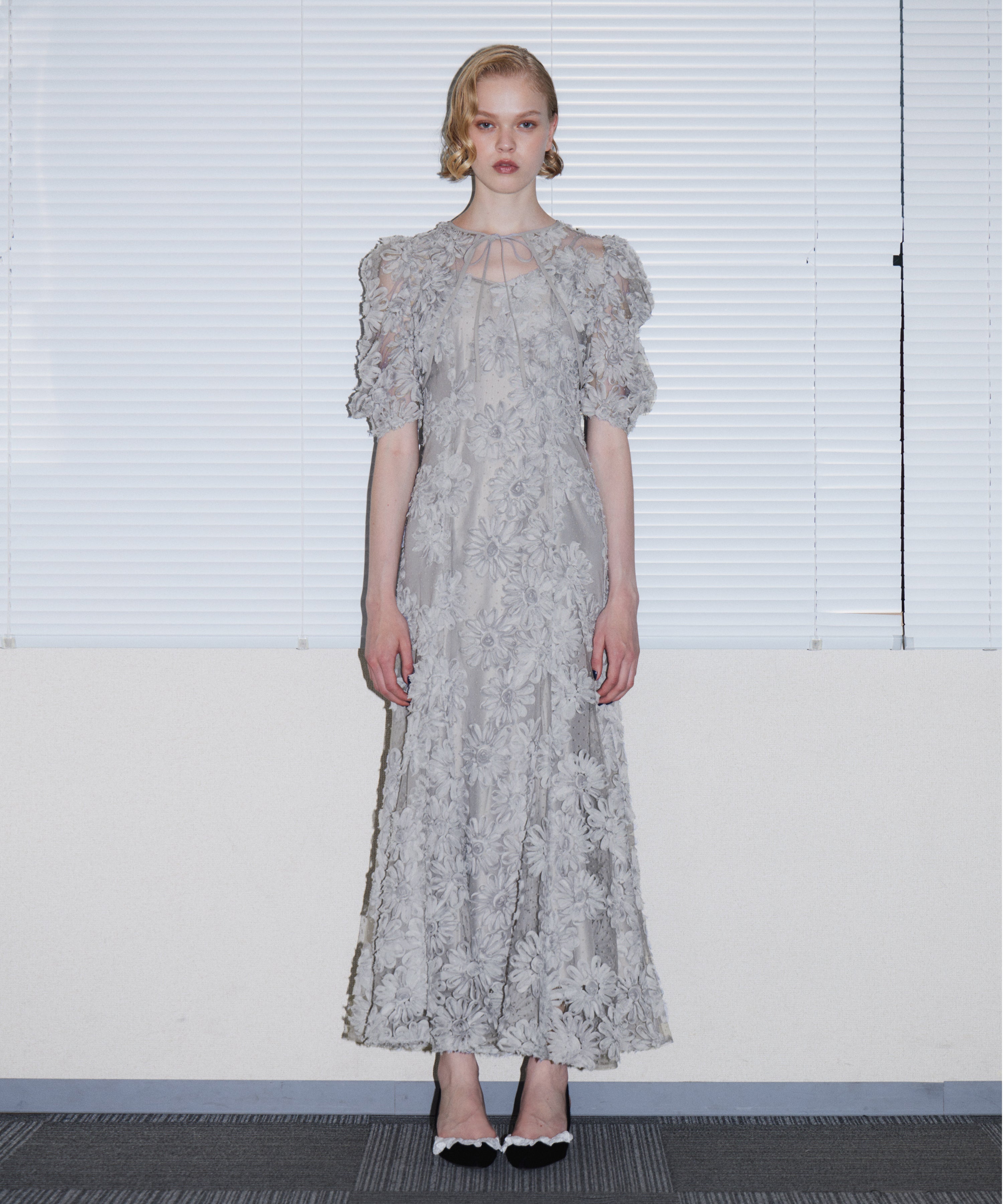 FLOCKING BOLERO DRESS グレー 正面全身