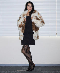 PERRO FUR COAT カラメロ 正面全身ポーズ