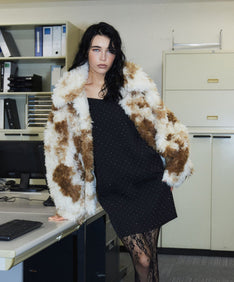 PERRO FUR COAT カラメロ 正面上半身アップ