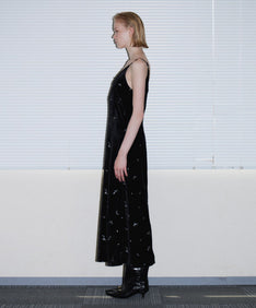 GLIMMER FLOWER DRESS ブラック  横向き全身