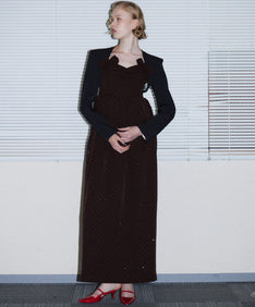 GRINT RIBBON LONG DRESS ブラウン 正面全身ポーズ