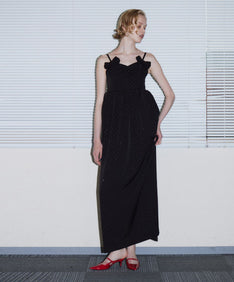 GRINT RIBBON LONG DRESS ブラック 正面全身ポーズ