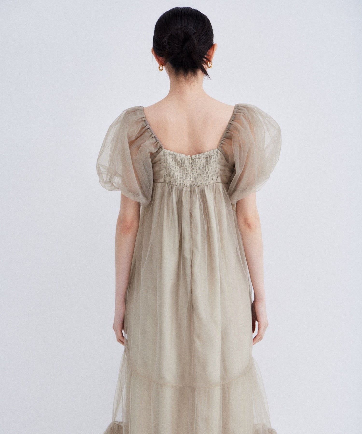 VOLUME TULLE PUFF SLEEVE DRESS