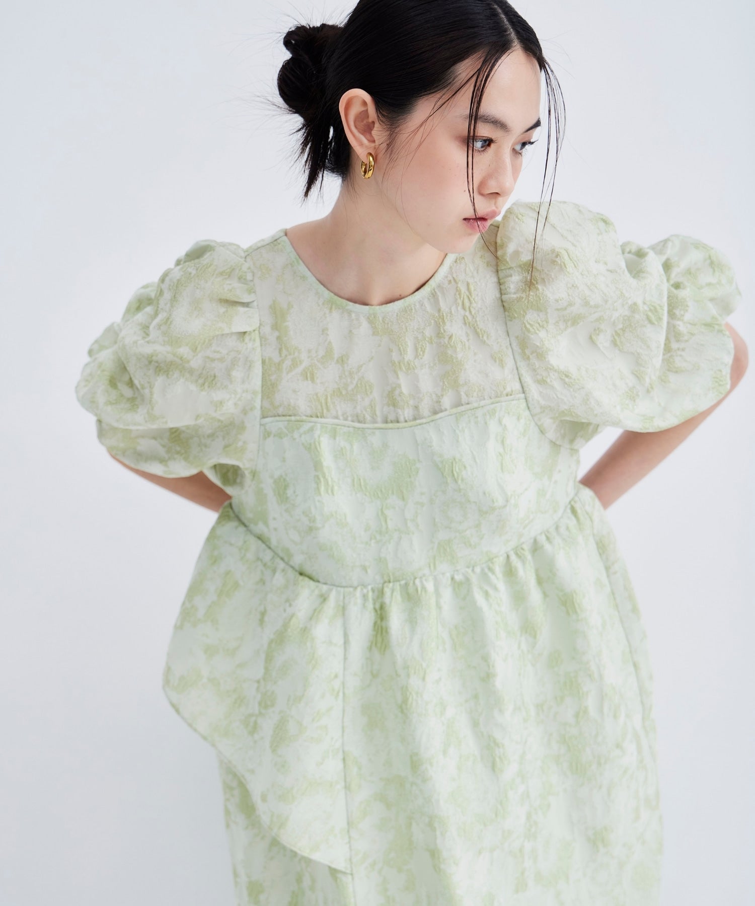 【POPUP】BUBBLE SLEEVE JACQUARD DRESS