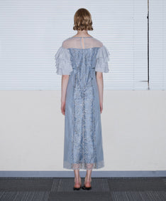 SPANGLE RUFFLE DRESS グレー 背面全身