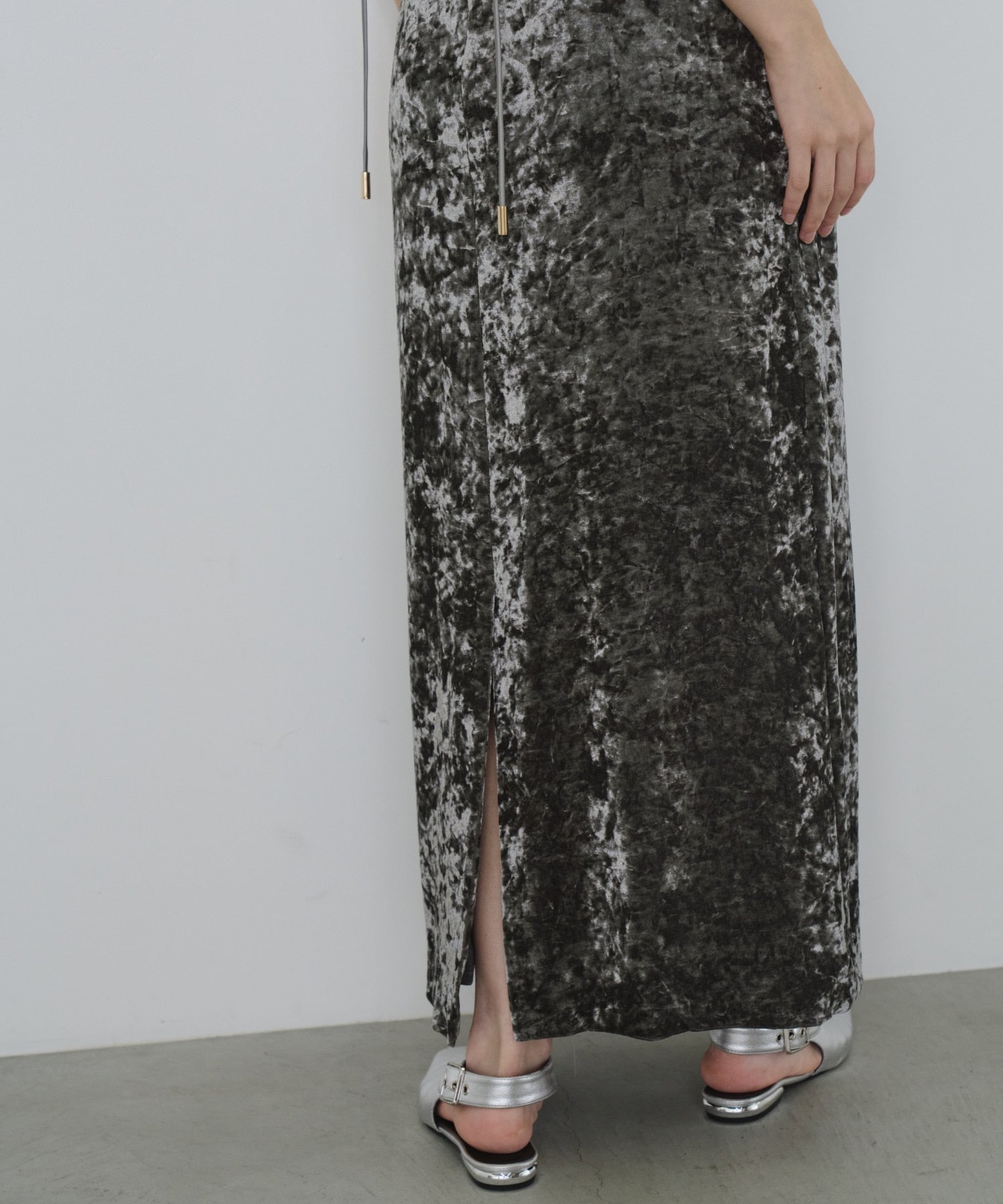 CURVED SQUARE VELOUR DRESS