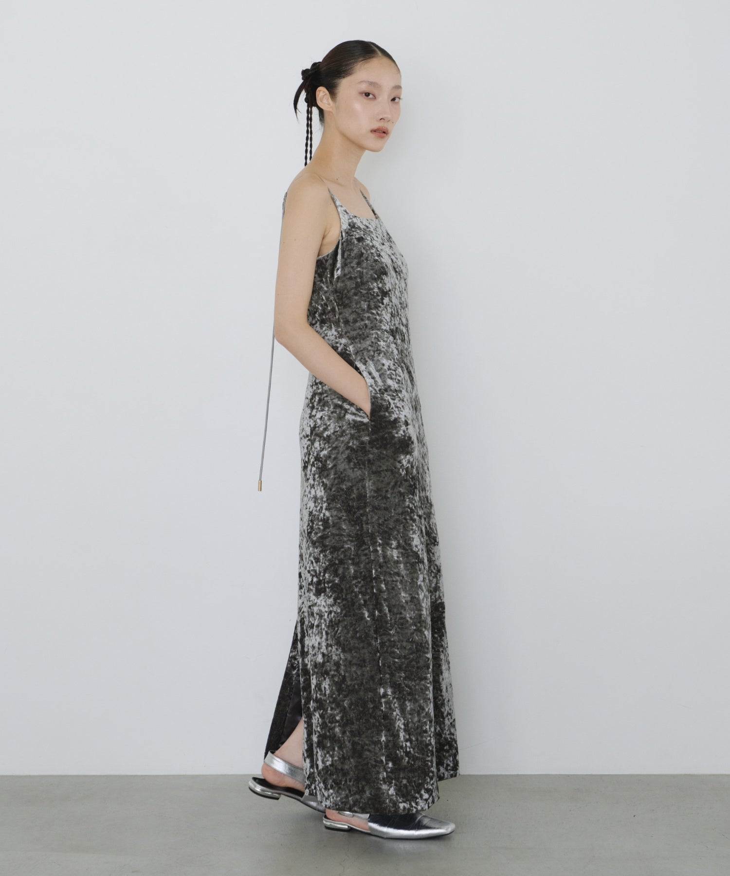 CURVED SQUARE VELOUR DRESS