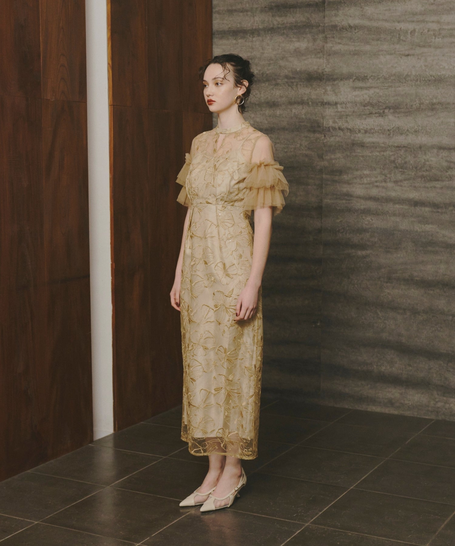 KEY NECK EMBROIDERY DRESS