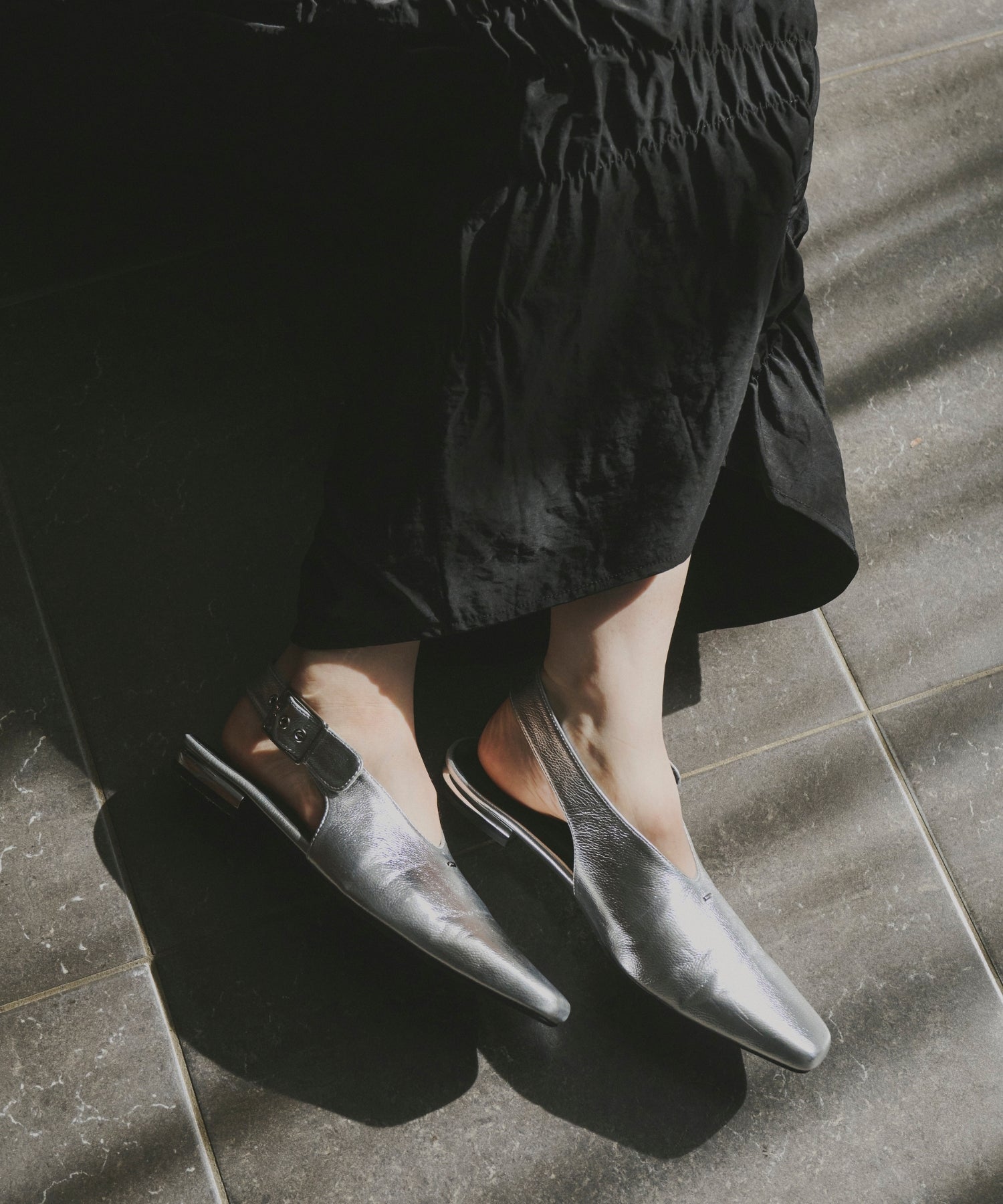 BUCKLE STRAP FLAT SHOES