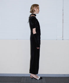 GRINT VELOUR DRESS ブラック 横向き全身着用