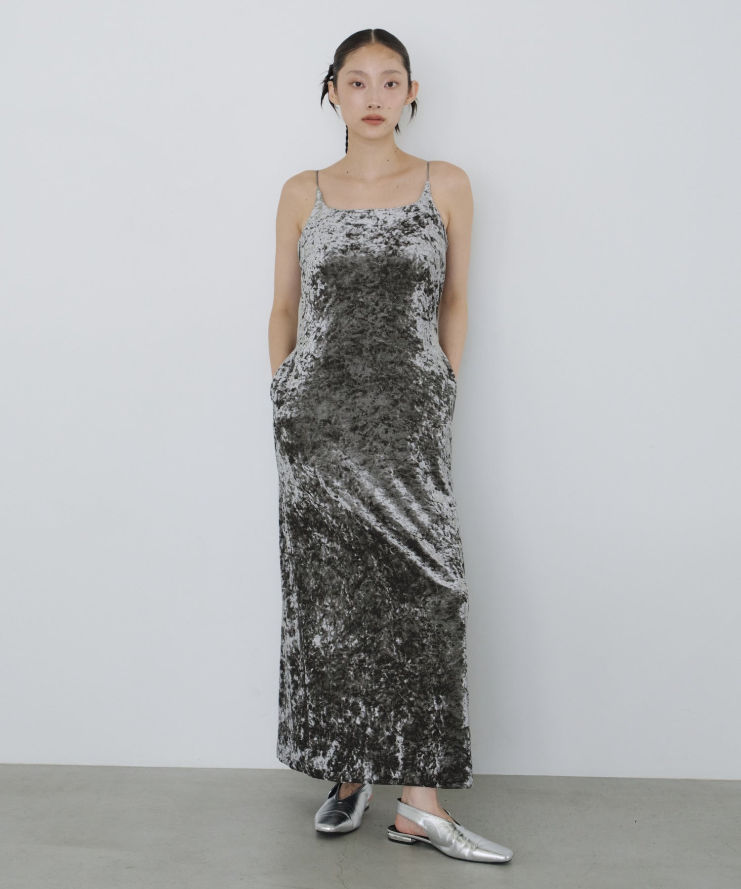 CURVED SQUARE VELOUR DRESS