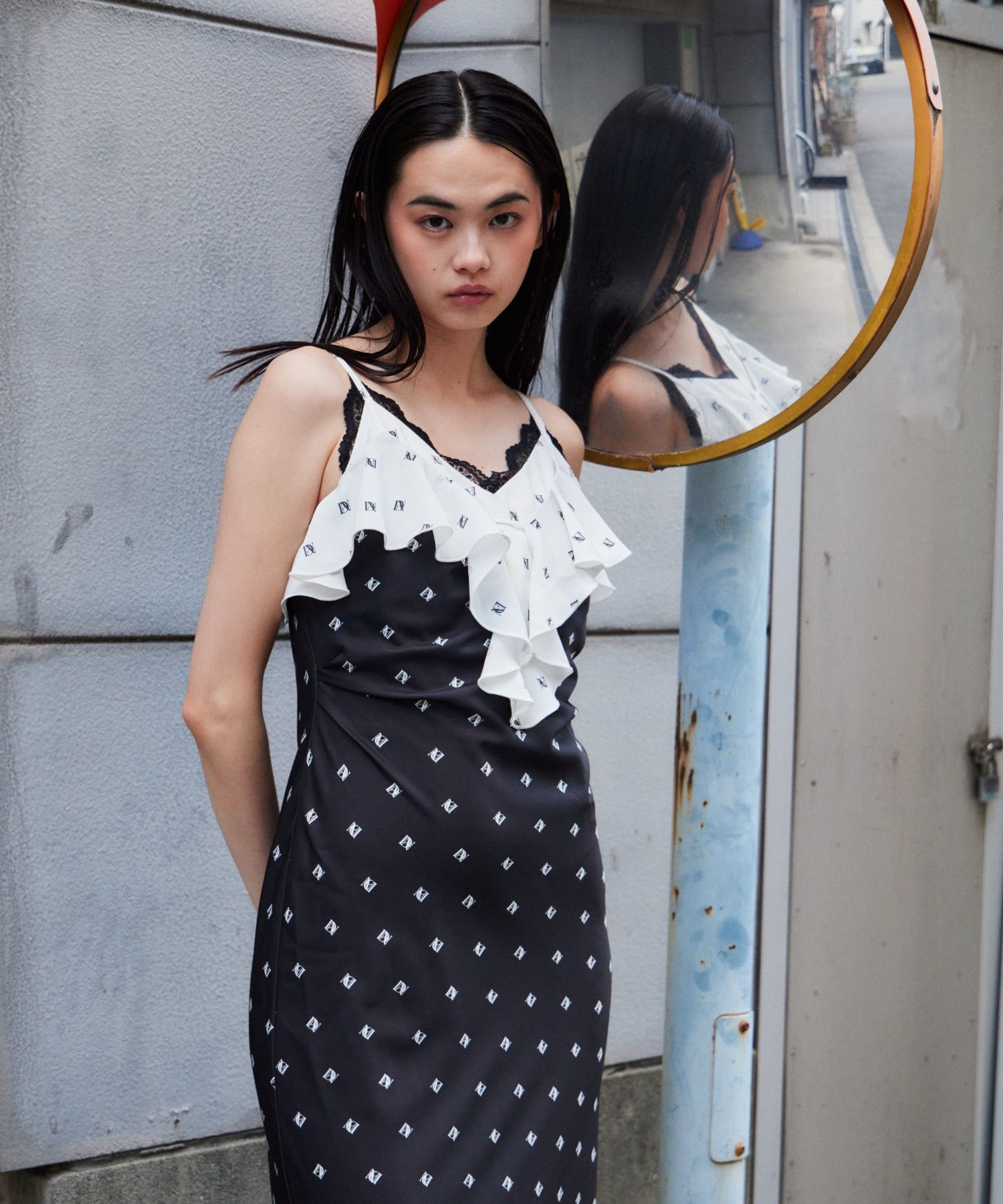PRINT RUFFLE CUP IN DRESS