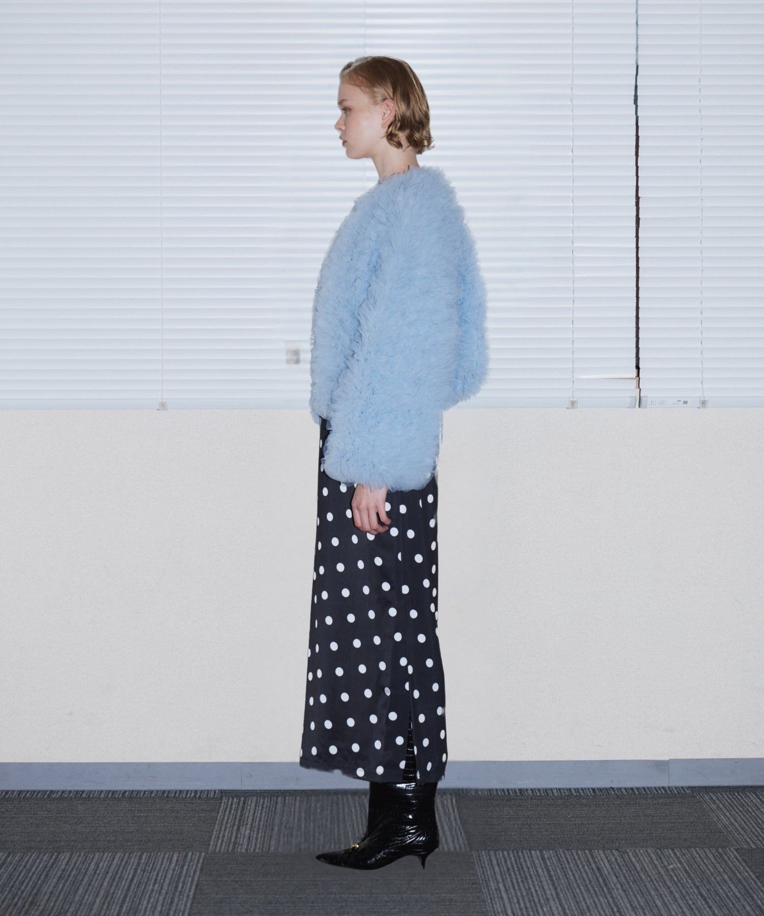 VOLUME TULLE JACKET  ブルー 横全身