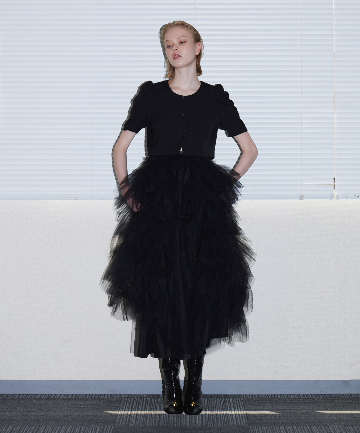 JELLYFISH DRESS ブラック 正面全身ポーズ