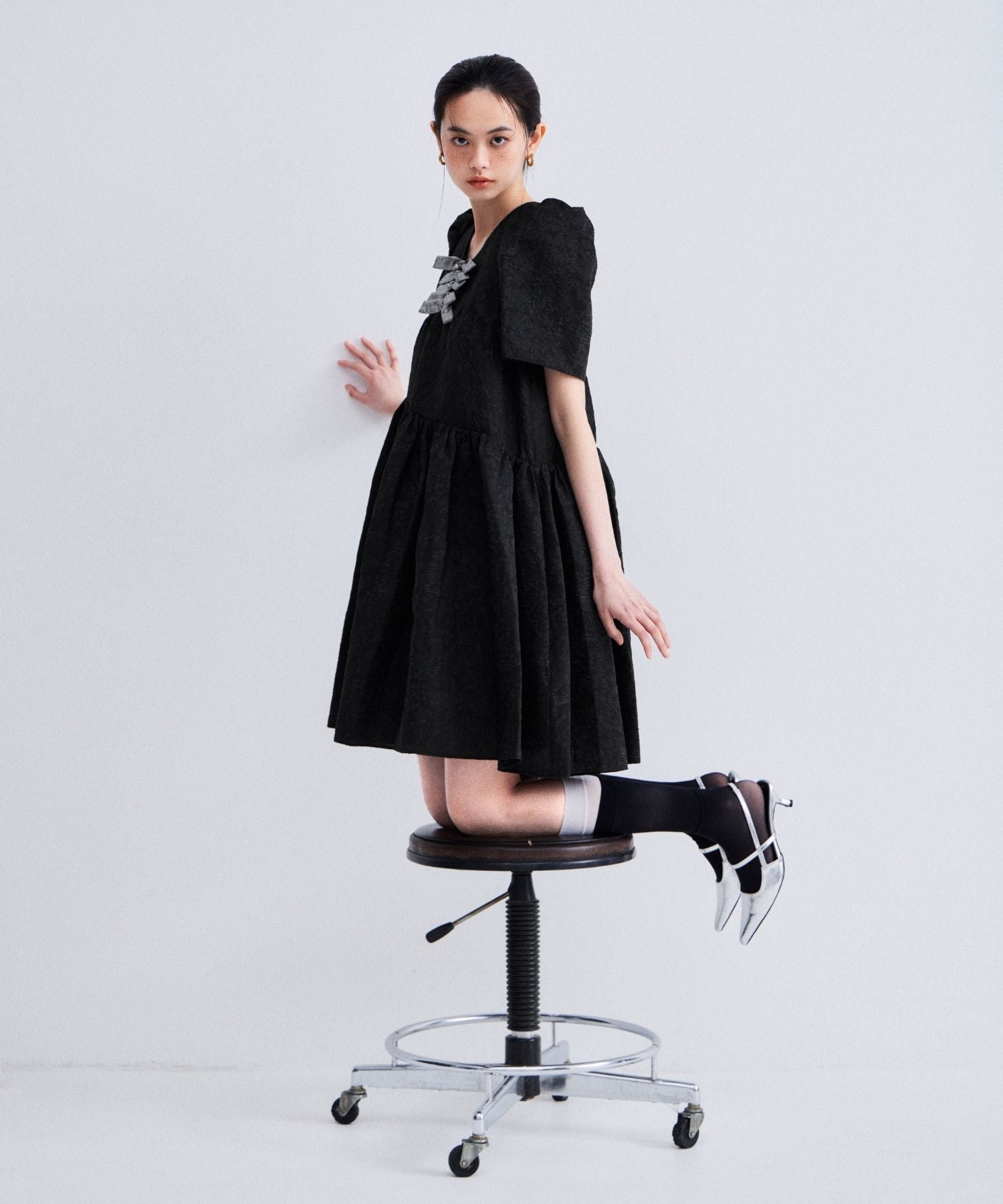 EDGE RIBBON MINI DRESS