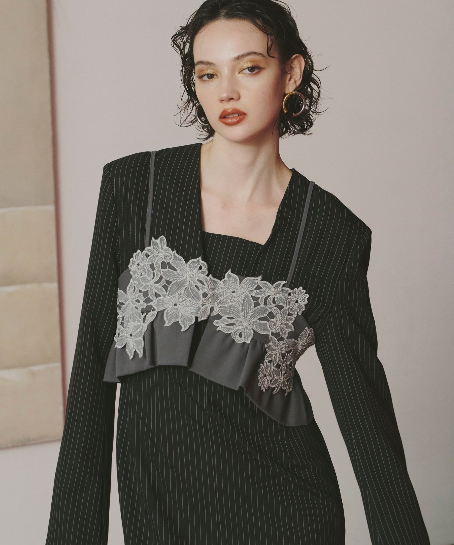 スーツ・フォーマル・ドレス ANDRESD pinstripe tailored bustier dress PINSTRIPE TAILORED BUSTIER DRESS