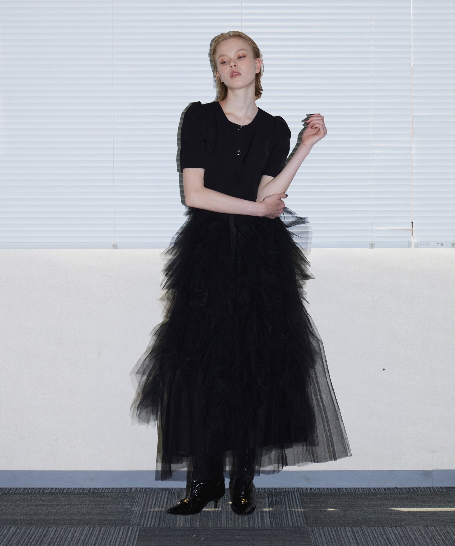 JELLYFISH DRESS ブラック 正面全身ポーズ