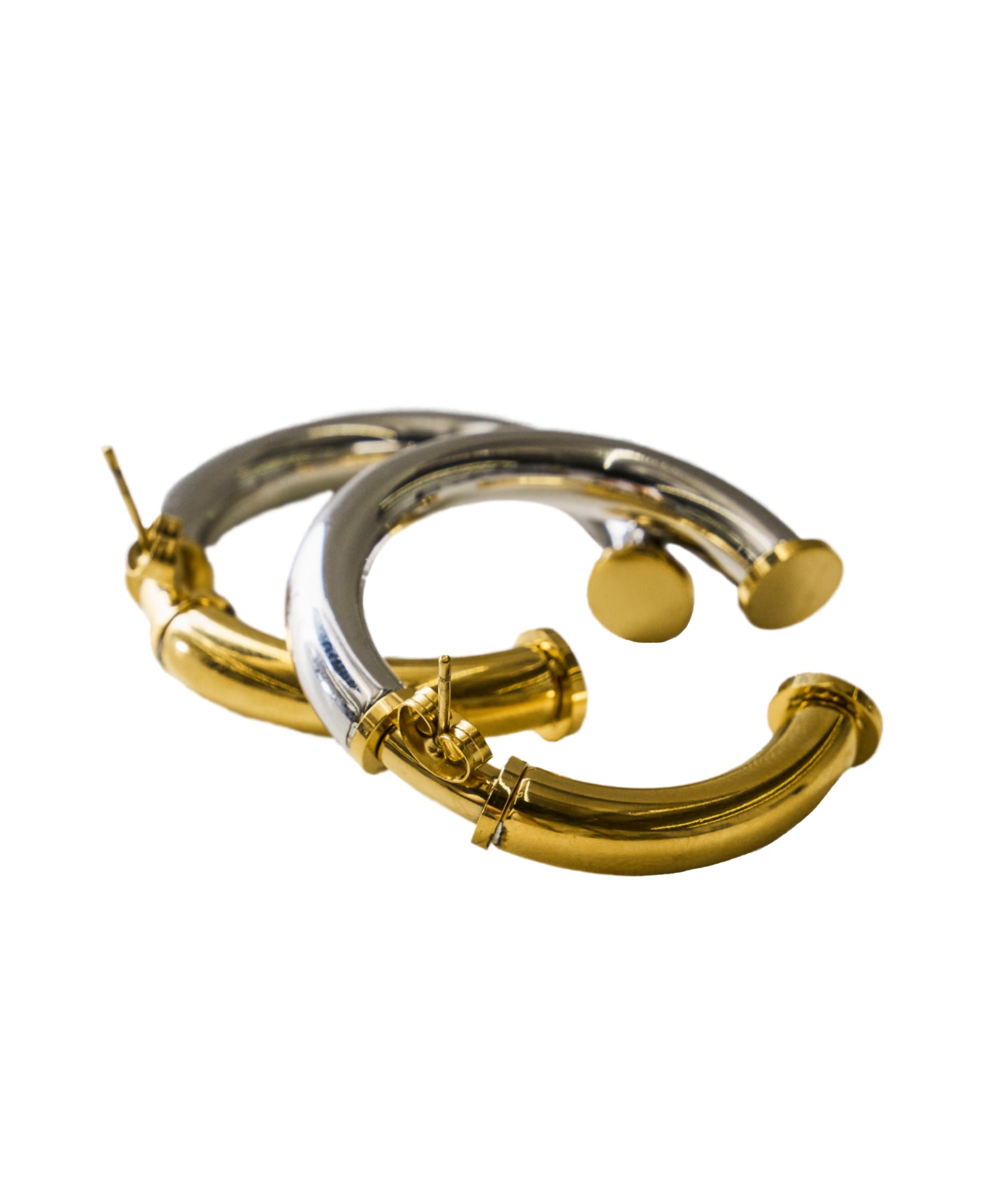 ICONIC RING PIERCE