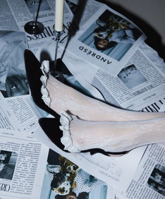 FRILL EDGE SHOES ブラック 全体着用画像