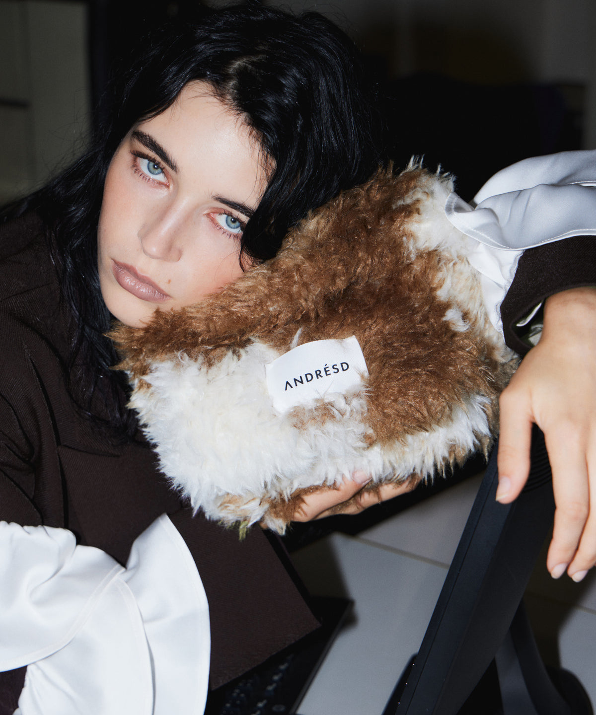 PERRO FUR BAG ブラウン 手持ち画像