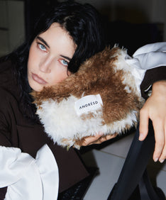 PERRO FUR BAG ブラウン 手持ち画像