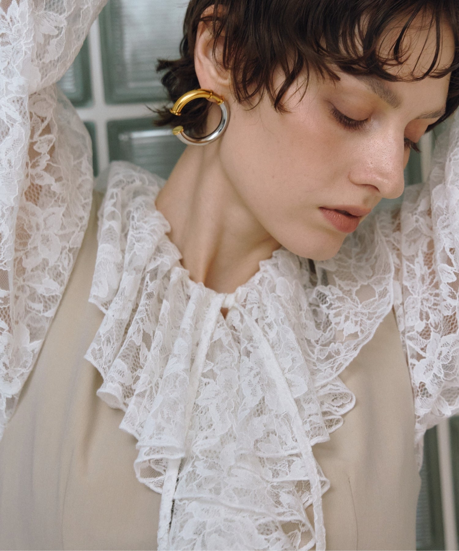 LACE RUFFLE ALL-IN-ONE DRESS