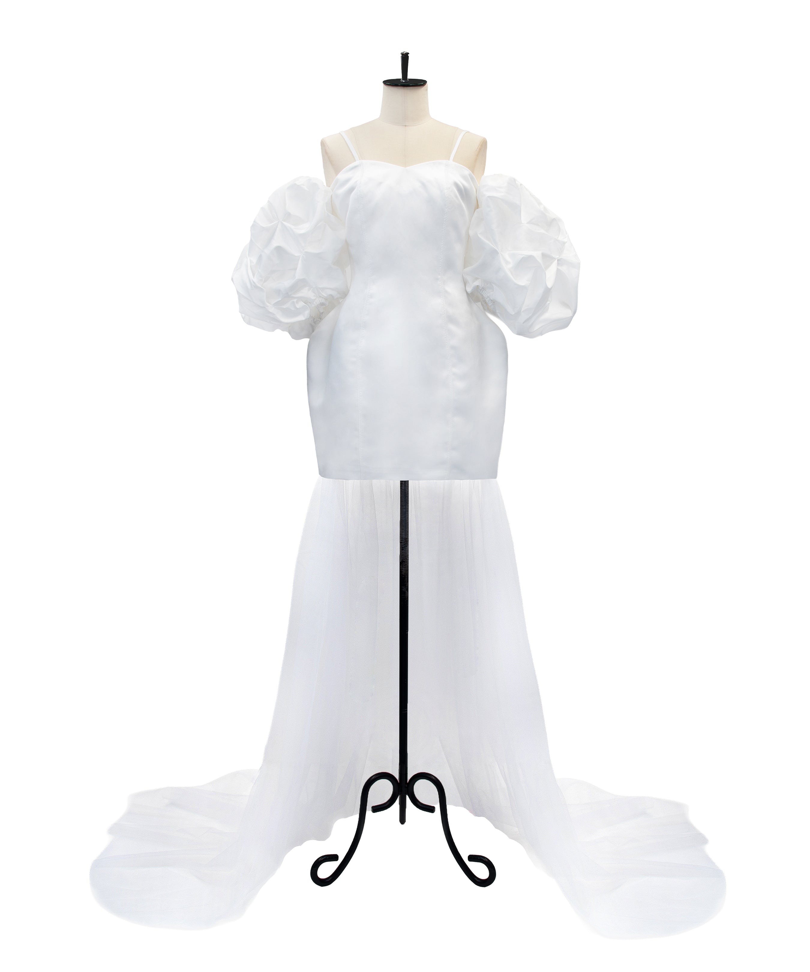 BLISS DRESS ホワイト 正面全身物撮りパターン2画像