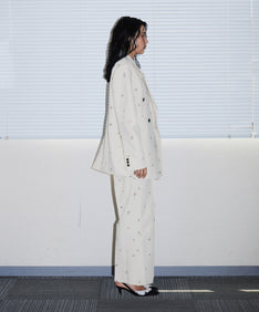 SIGNATURE JACKET アイボリー 横向き全身