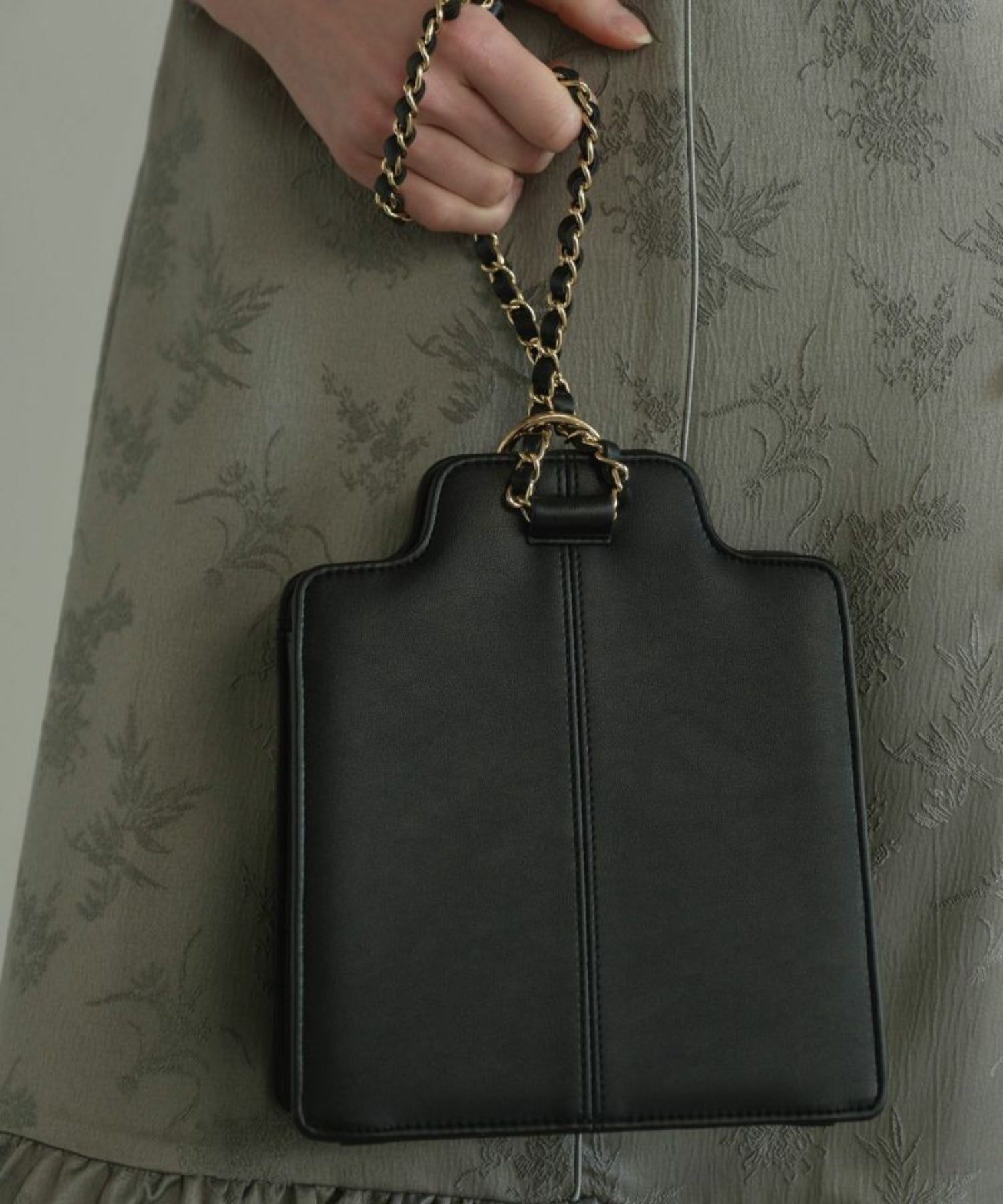 ONE HANDLE SQUARE BAG