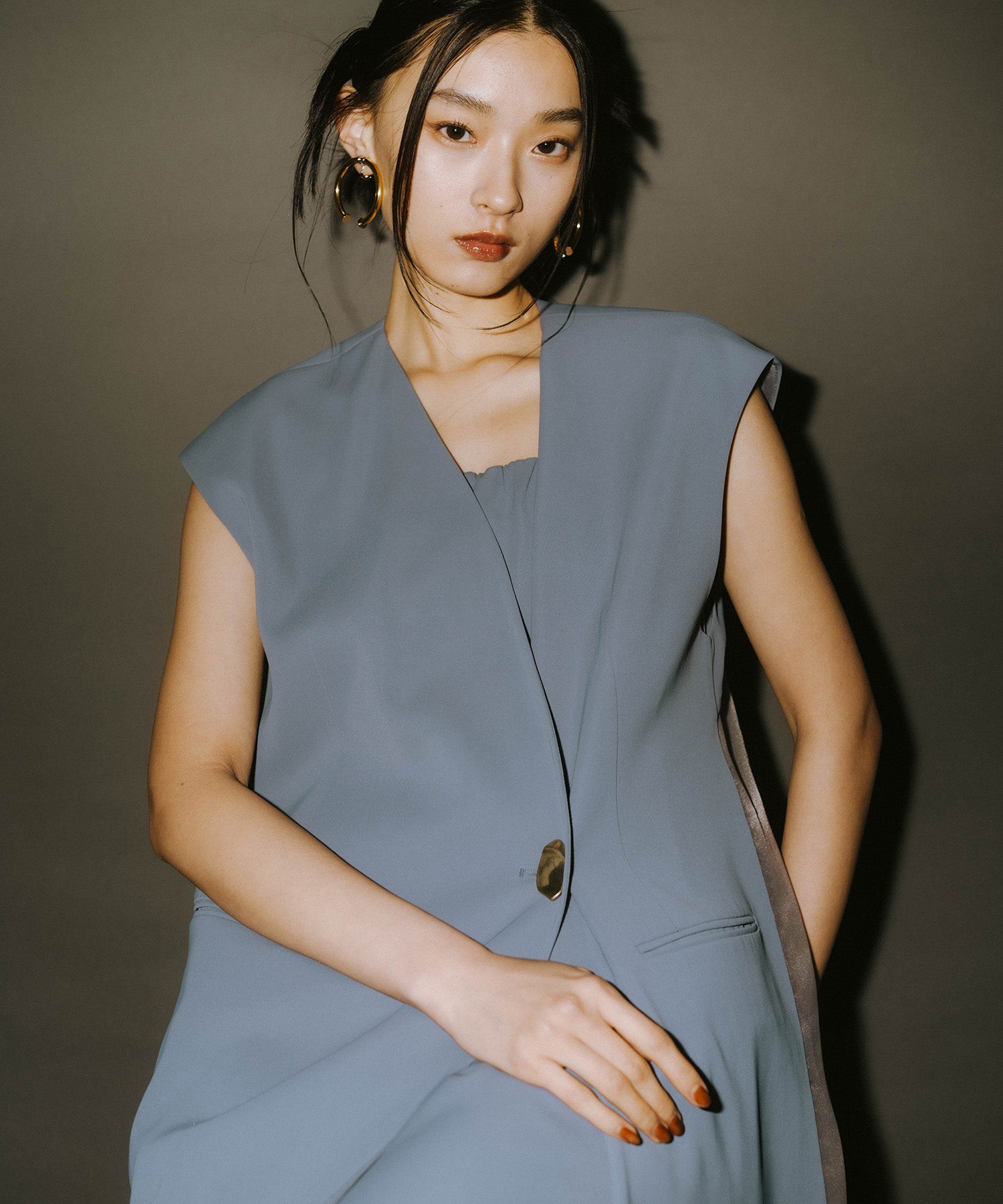 BACK SHEER GILET SETUP DRESS