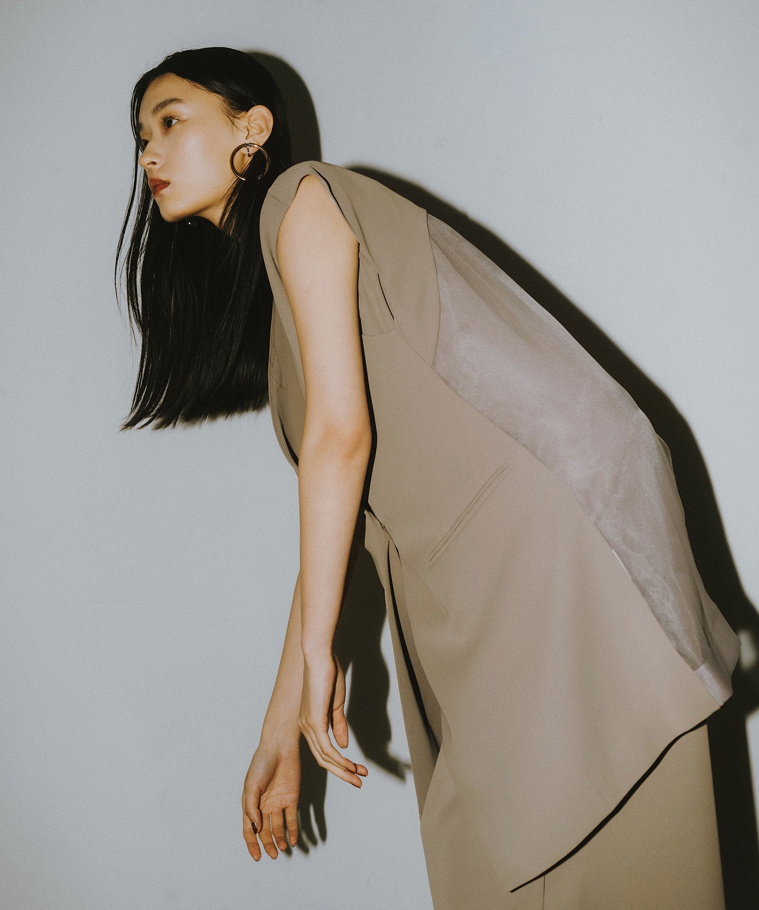 BACK SHEER GILET SETUP DRESS