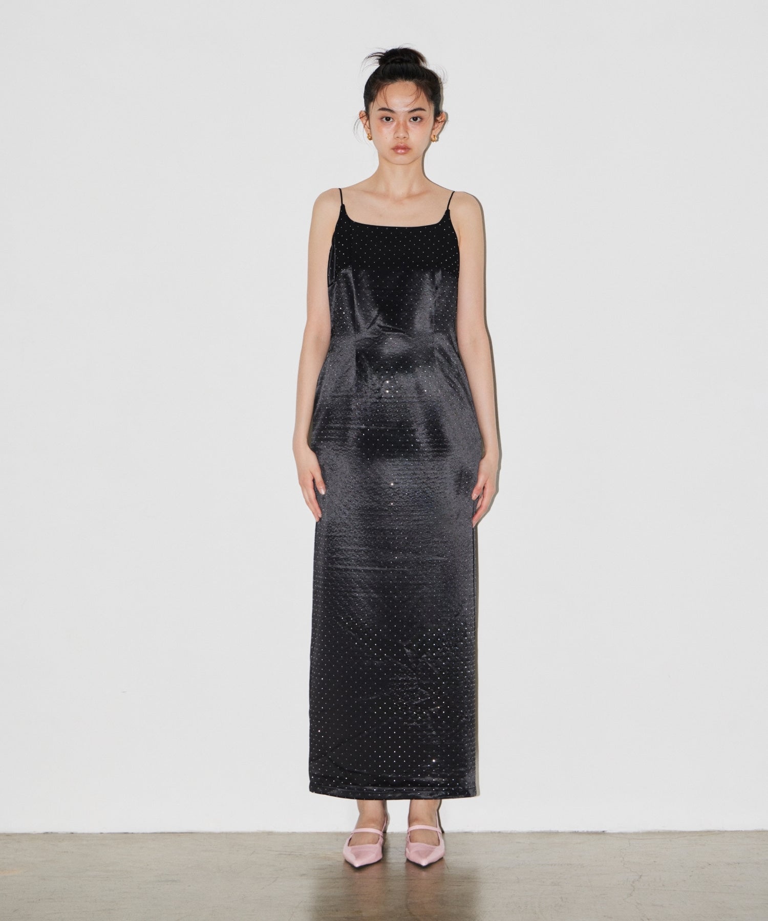 GLOSSY SATIN BACK RIBBON DRESS