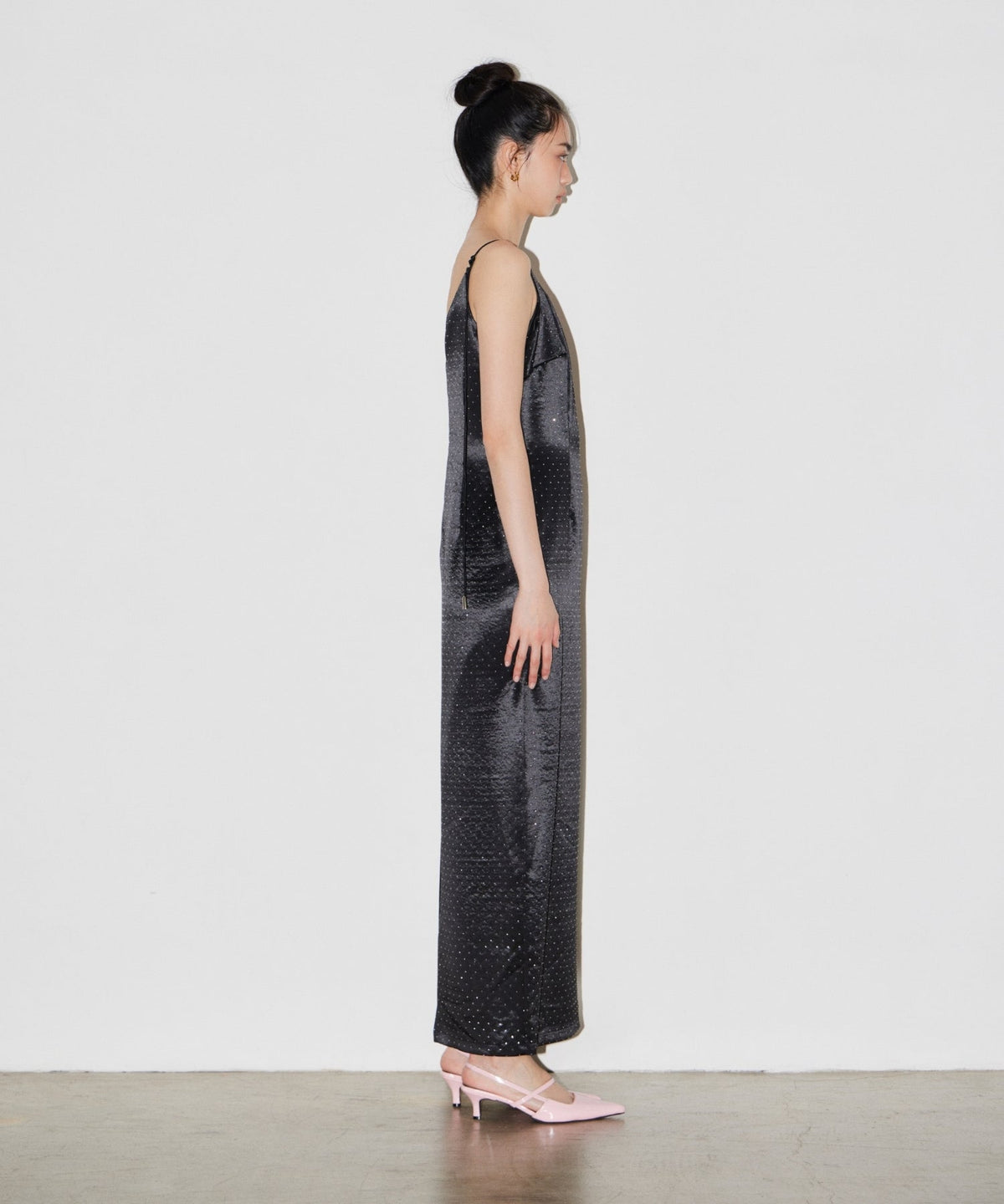 【POPUP】GLOSSY SATIN BACK RIBBON DRESS